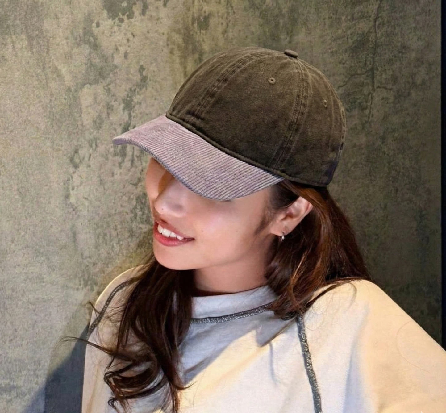 Short Brim Vintage Black and Lavender 黒色と葵色